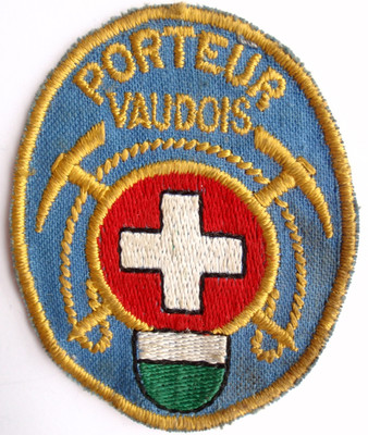 L'insigne, on en était fier et il donnait droit à des réductions; certains restaient porteurs toute leur vie