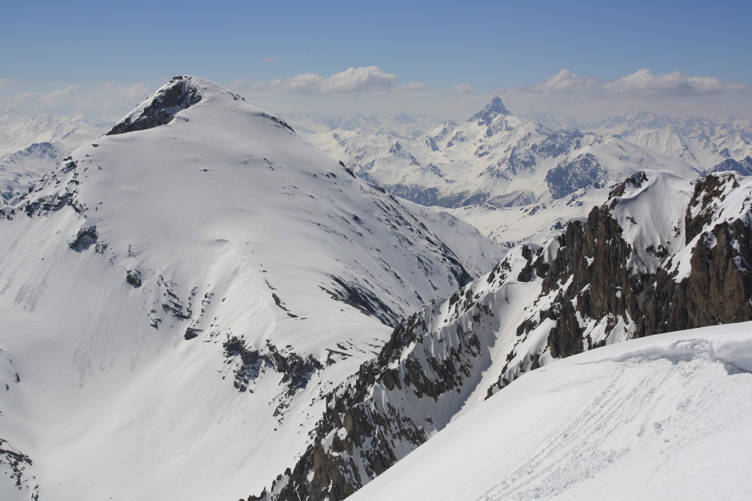 Le Mont Chaberton et son versant NW