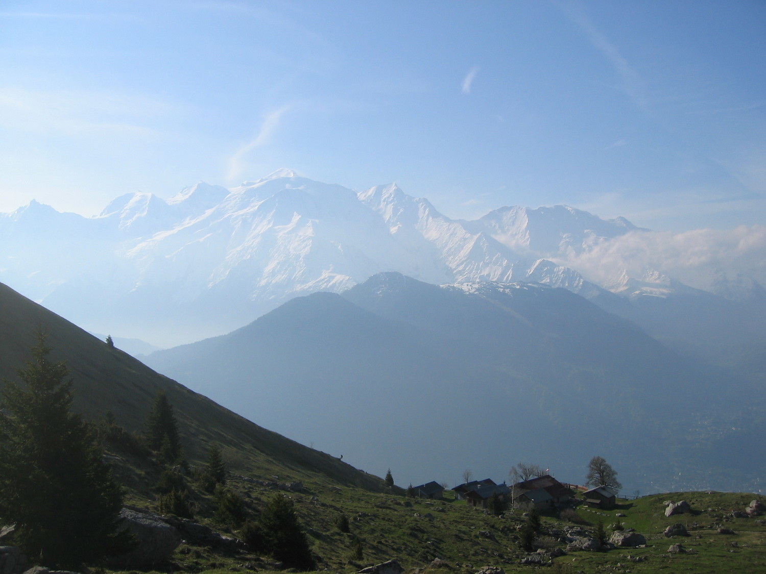chalets Varan -toile de fond Mt.Blanc