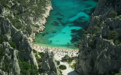 Une petite plage intimiste et secrète ... Une petite plage intimiste et secrète ...