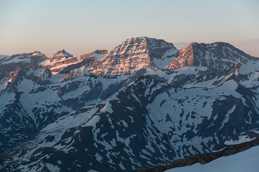 Gavarnie depuis le refuge de Bayssellance