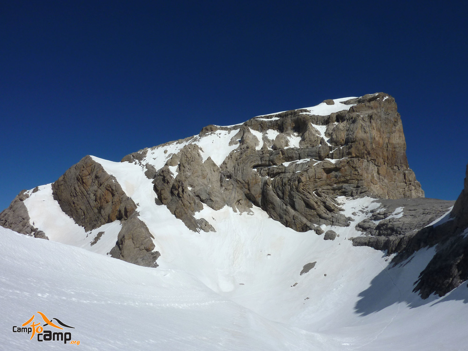 Col et Cylindre du Marboré depuis la voie normale du Mont Perdu