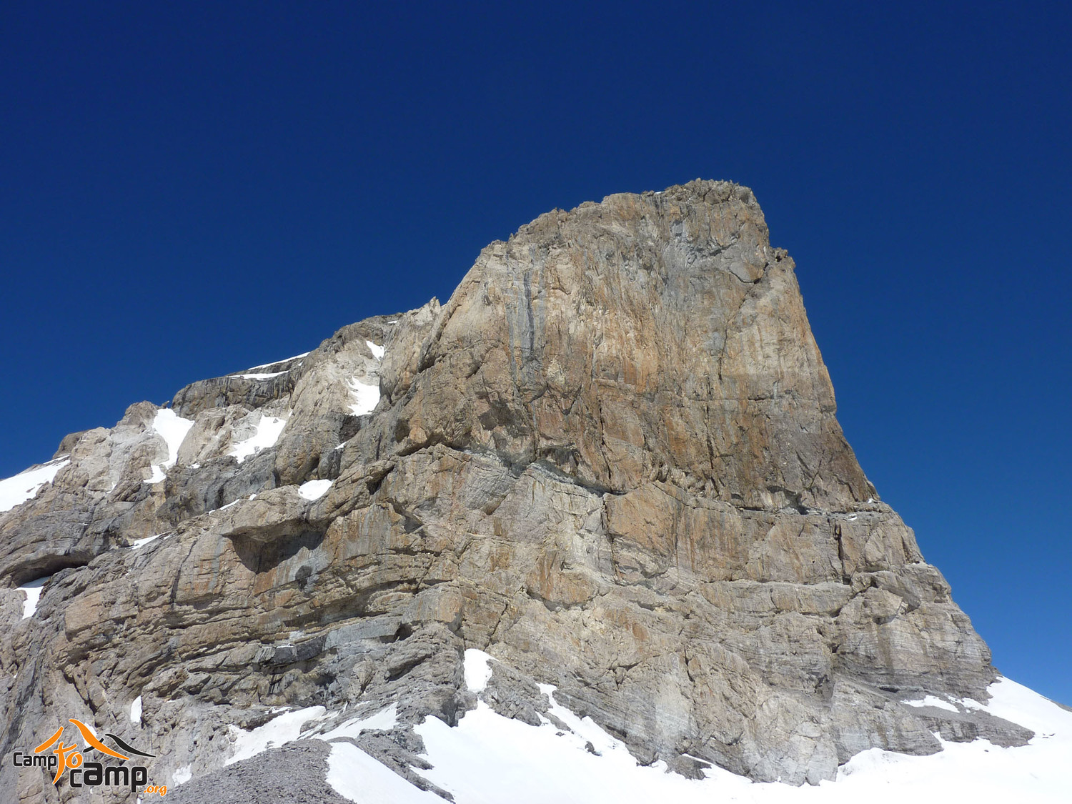 Face est du Cylindre du Marboré depuis le col du Cylindre