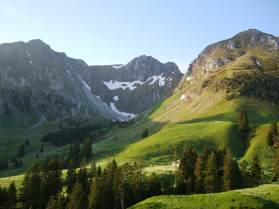De g. à d. : Bürglen, Gemsflüe et Ochsen