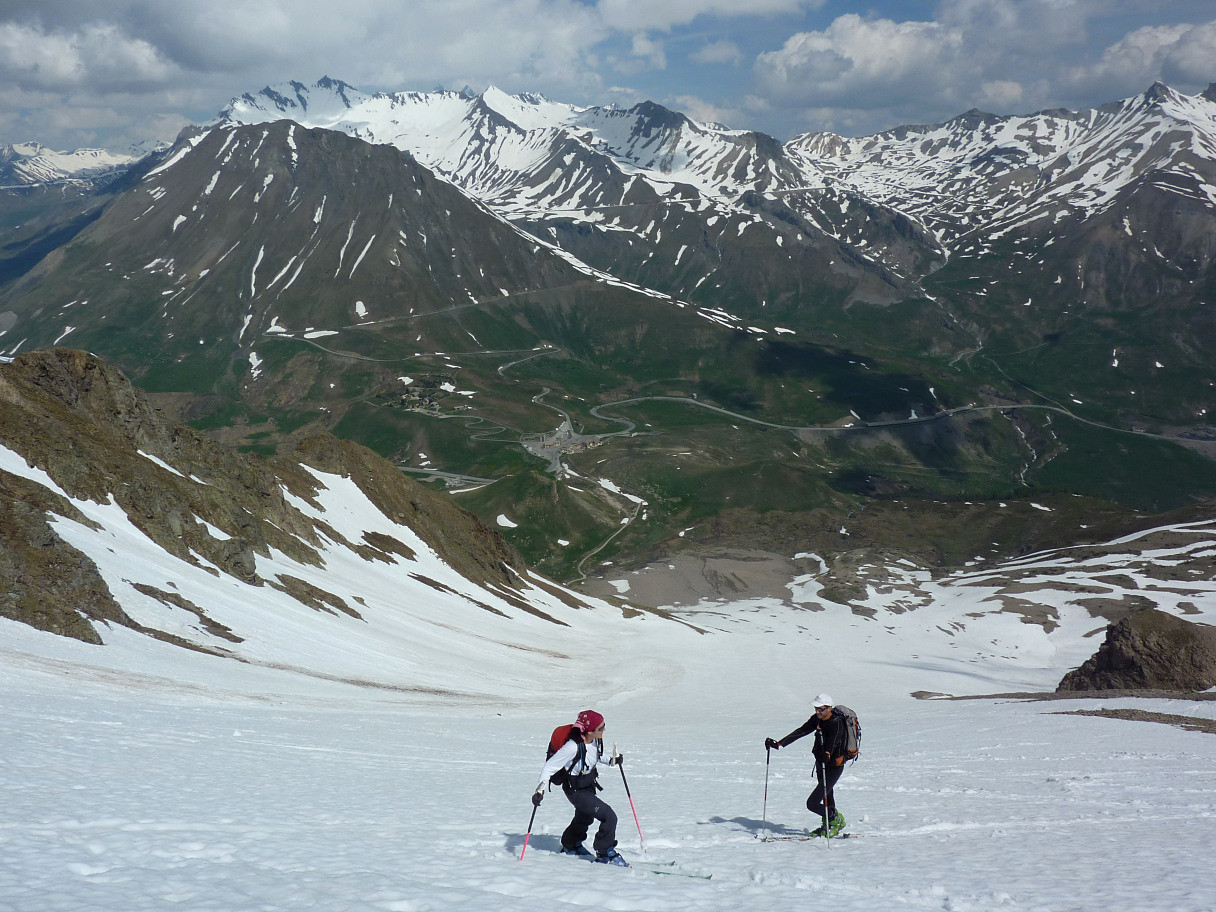 Deuxième montée devant le Pic Blanc qui s'est décidé à recuire ses névés