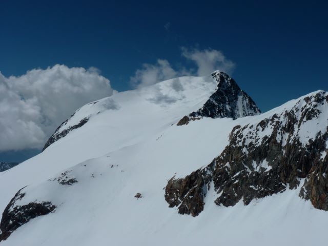 Le Pic de l'Étendard depuis le sommet de la Cochette
