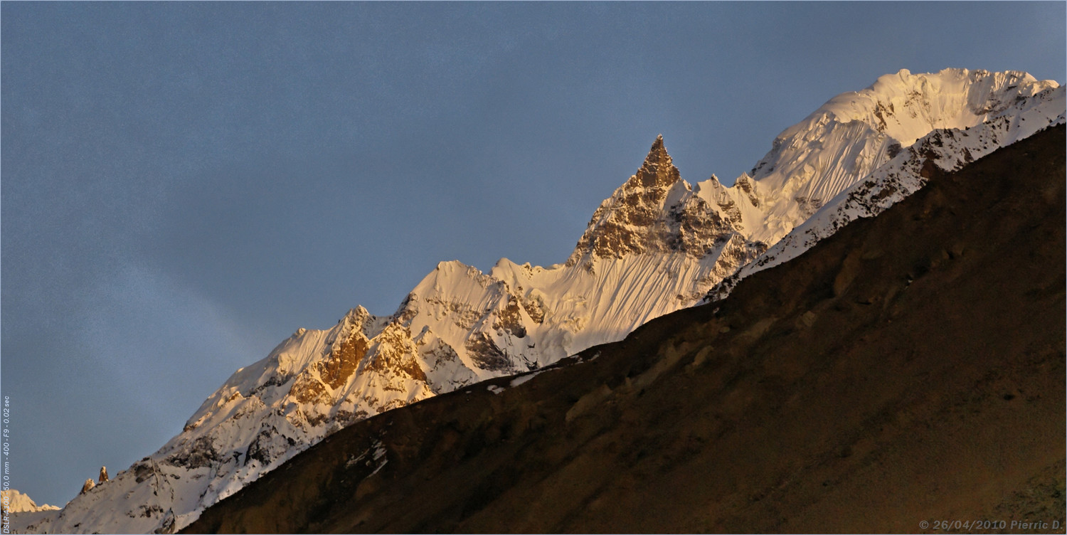 Aiguille sans nom au dessus d'Hispar