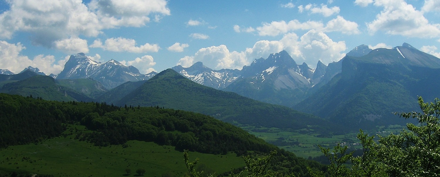 panorama sur le versant W du Dévoluy