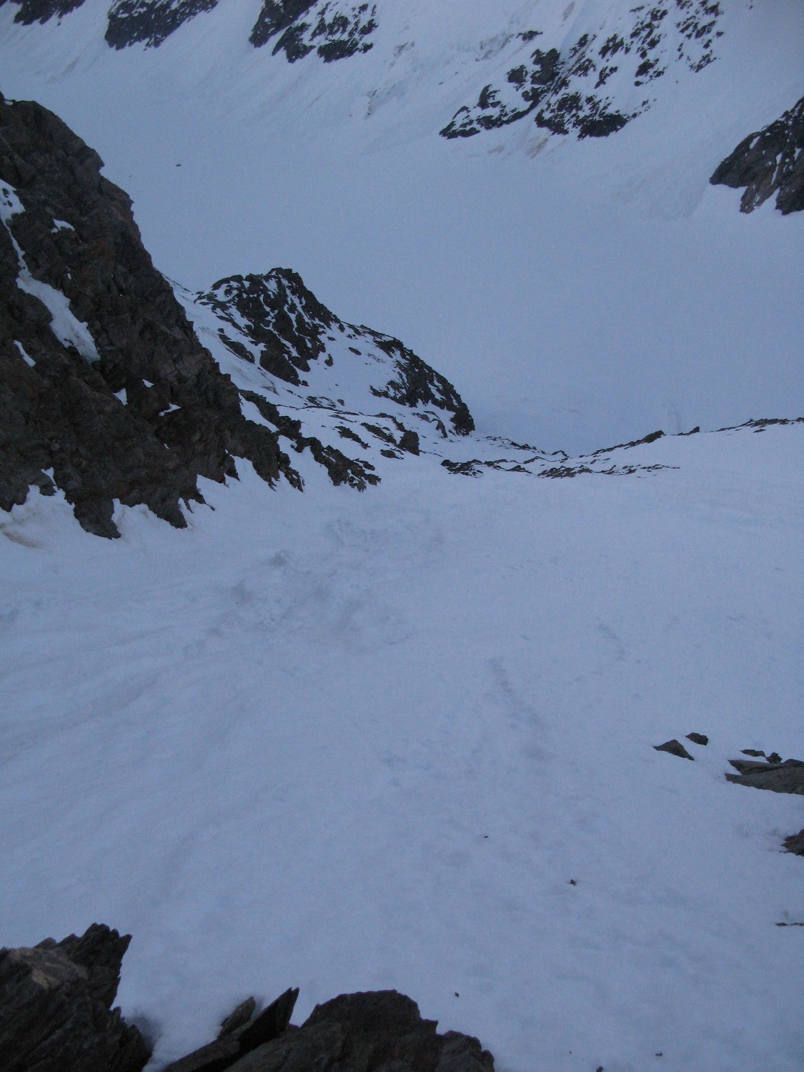 dans le premier quart du couloir