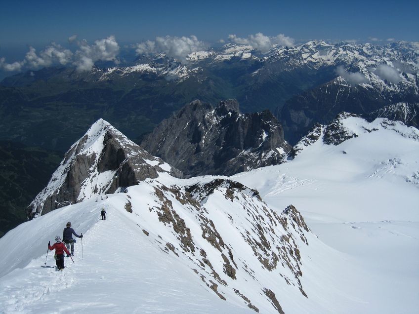 Sur l'arête N du Mittelhorn (3704 m)