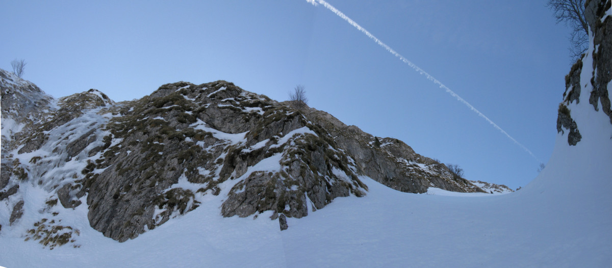 sorties du premier bastion : couloir à droite, placages à gauche