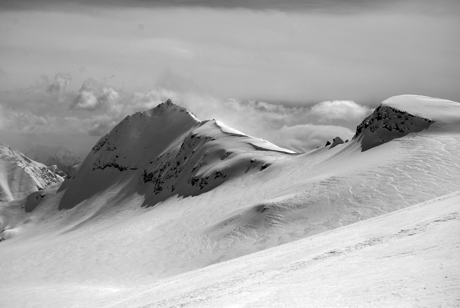 il Pizzo Canciano 3103 m visto dal Ghiacciaio dello Scalino da circa 3000 m.