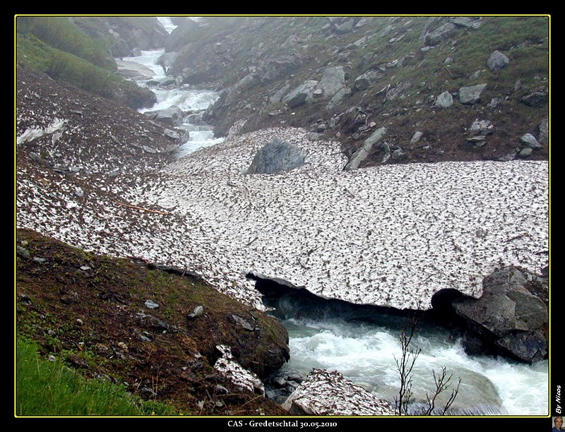 Ruisseau sous l'avalanche