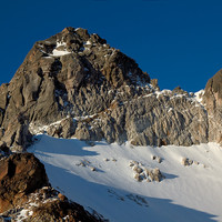 Pic Arlaud et la corniche d'accès à la brèche des Gourgs Blancs