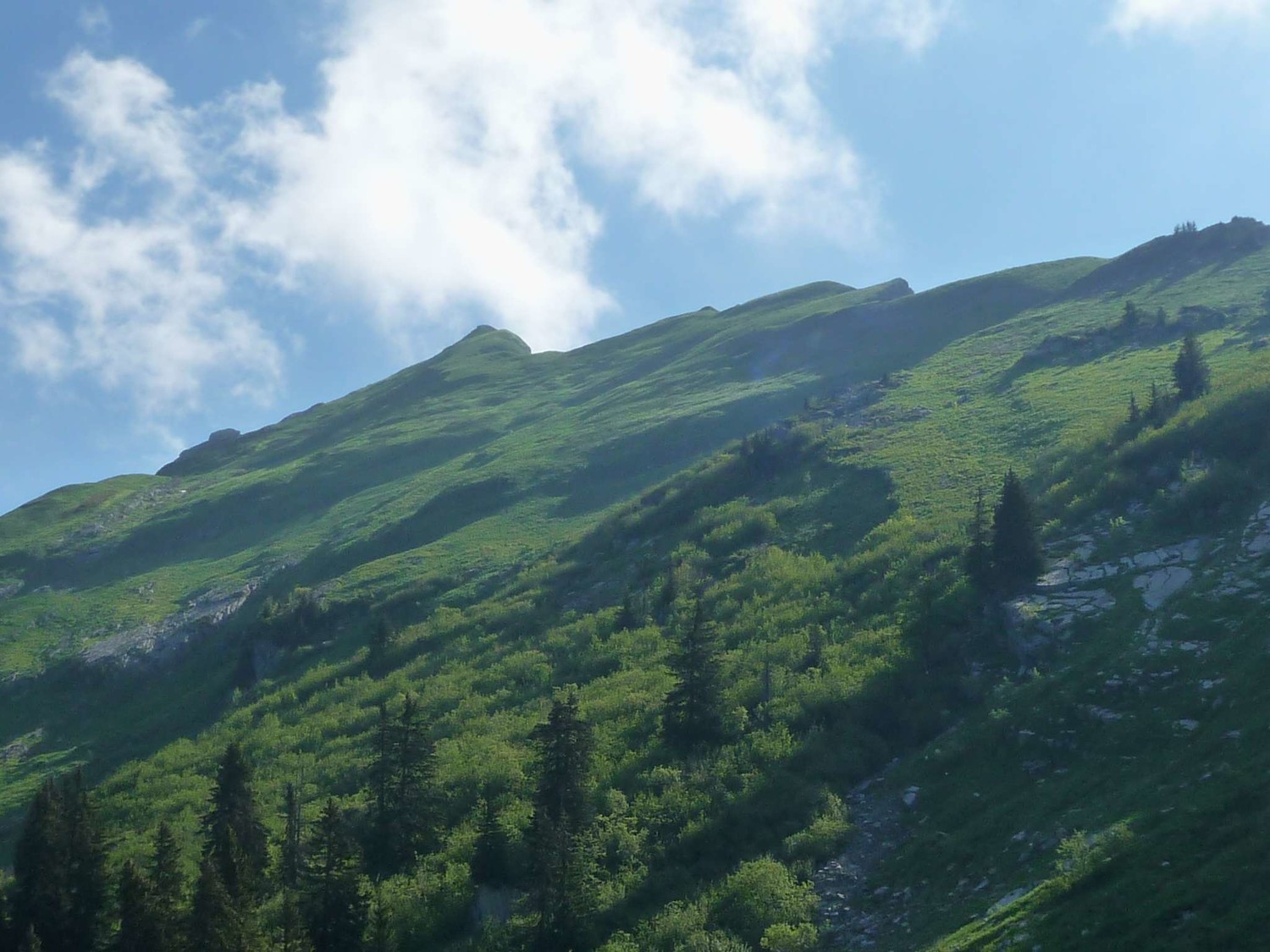 vue sur le sommet de Ressassat et le parcours des arêtes