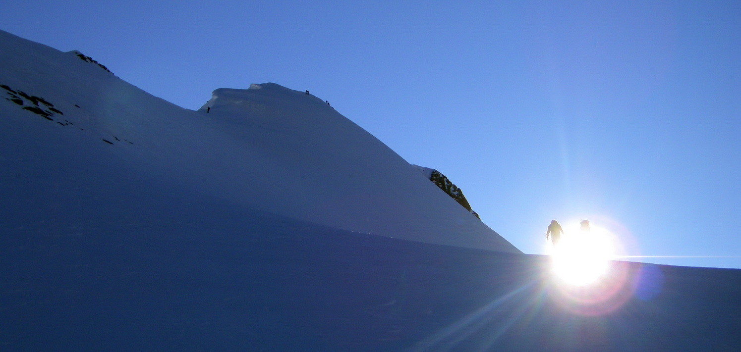 sommet Grands Couloirs avec les premiers rayons du soleil