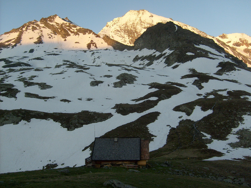 Le mt Pouri et le refuge du Turia