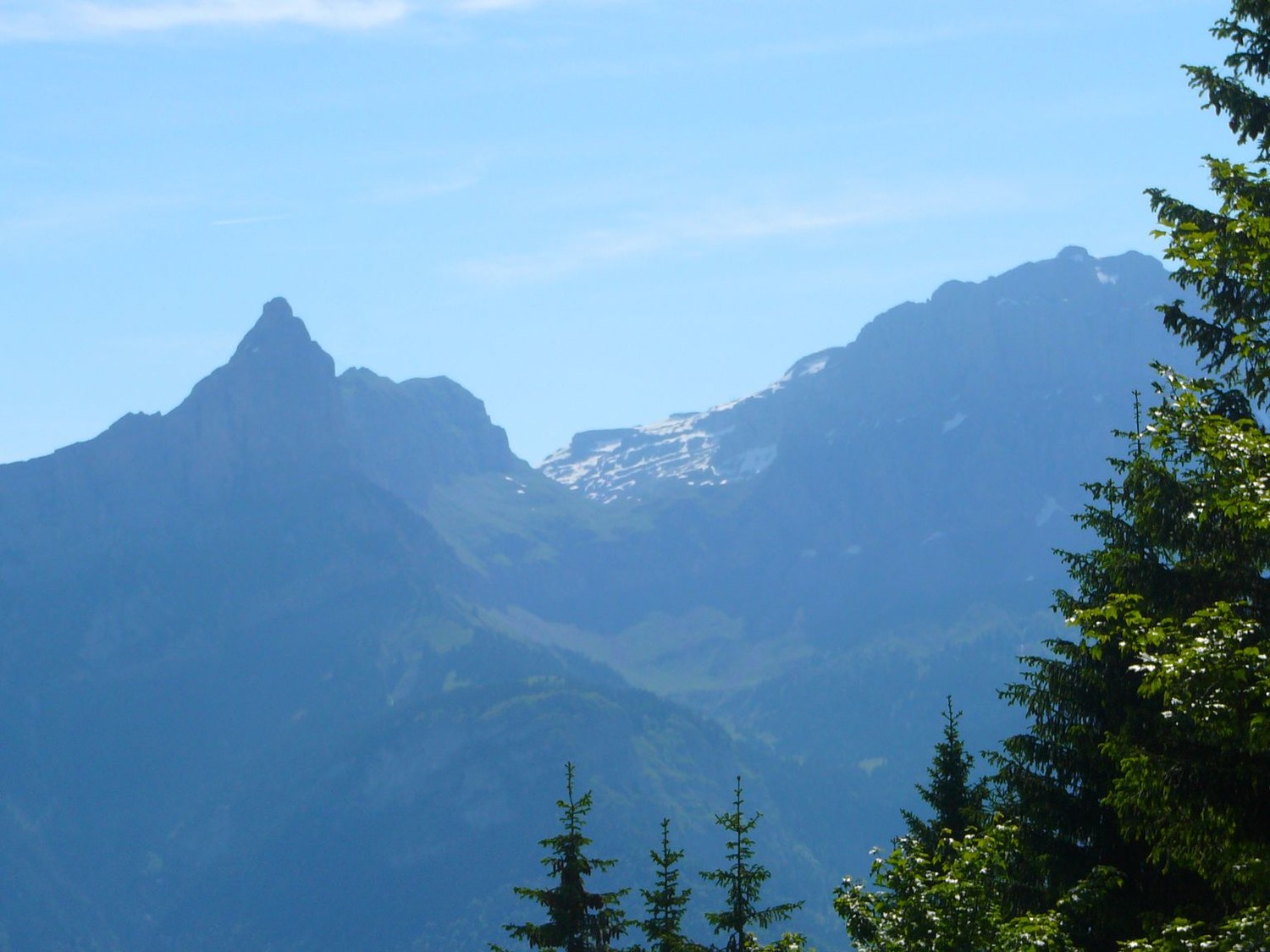 Croix de Fer depuis la montée au passage des Saix