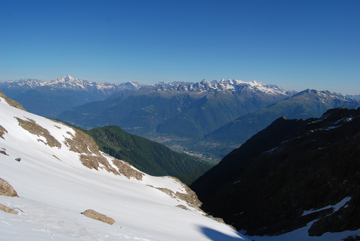 Le Alpi Retiche durante la salita dal "Canalone della Malgina"