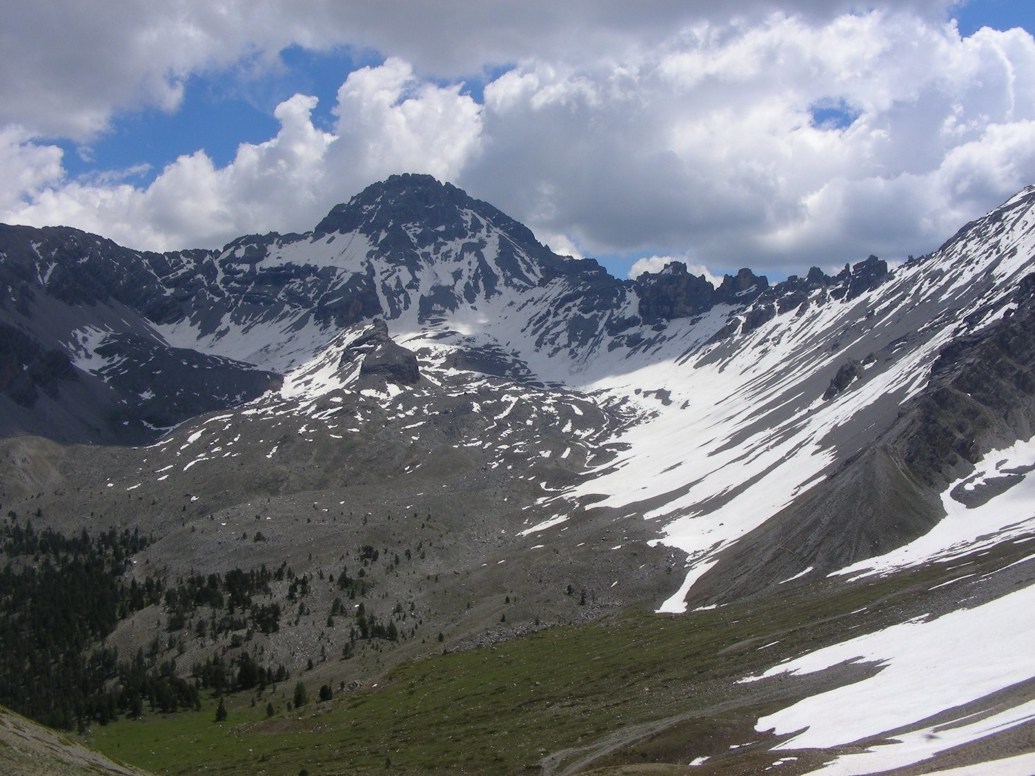 Le versant N de la crête des Oules et l'accès au Pic de Rochebrune