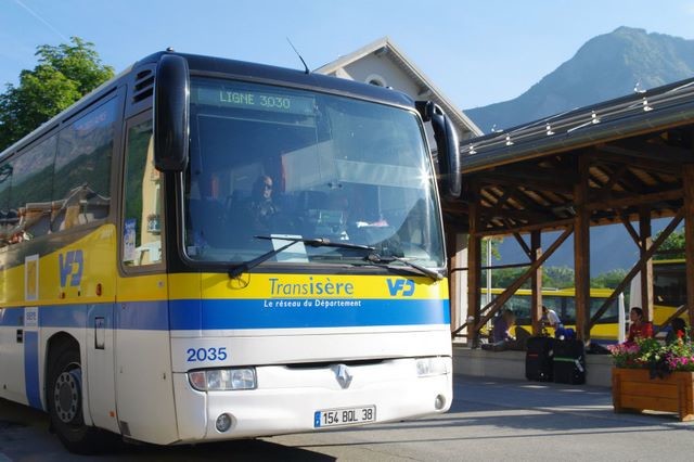 Un week-end l'été à la Bérarde, cela commence toujours par une montée en bus