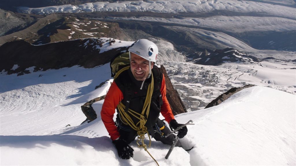 Philippe sur le plateau, la neige jusqu'au cuisses