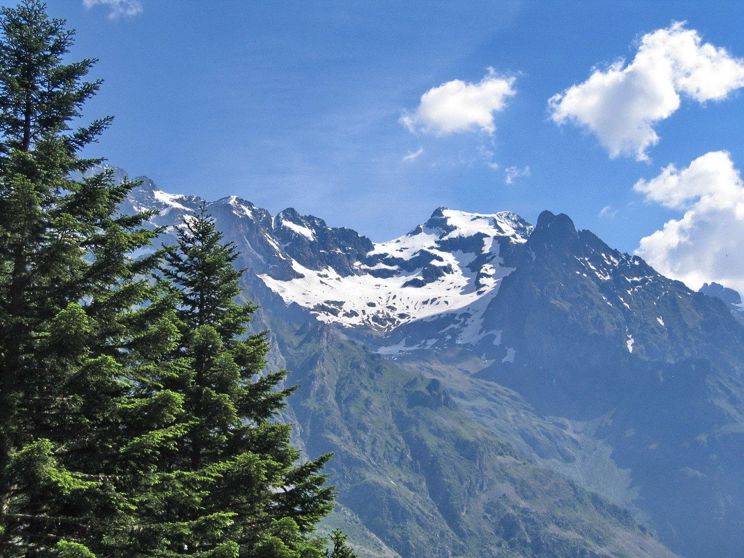 la cime du vallon, en montant aux lacs Petarel