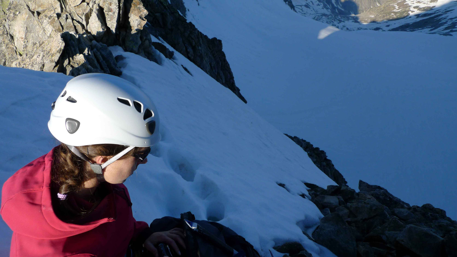VUE PLONGEANTE SUR LE GLACIER