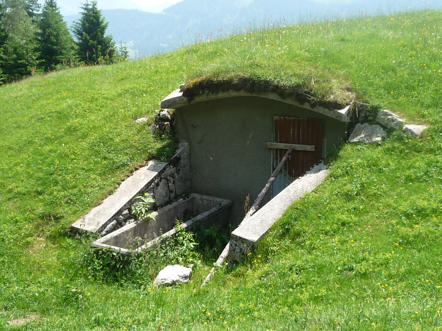 kesako ? une cave ? et y en a plusieurs sur l'itinéraire