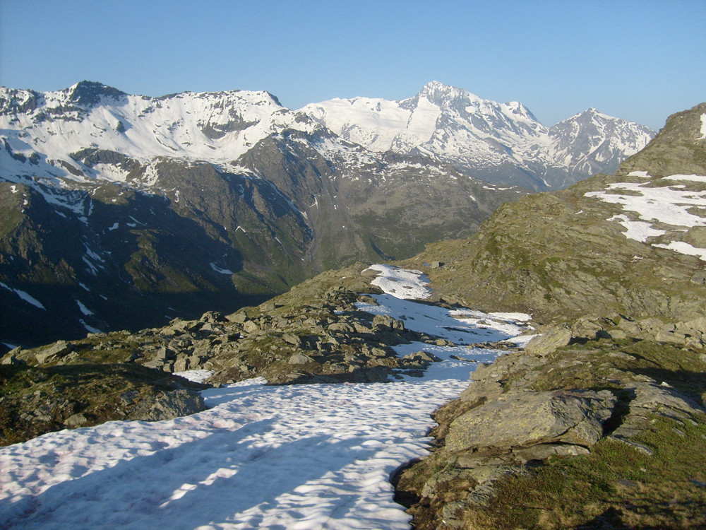 Ainsi que sur la Fogliettaz, la Sache et le Pouri