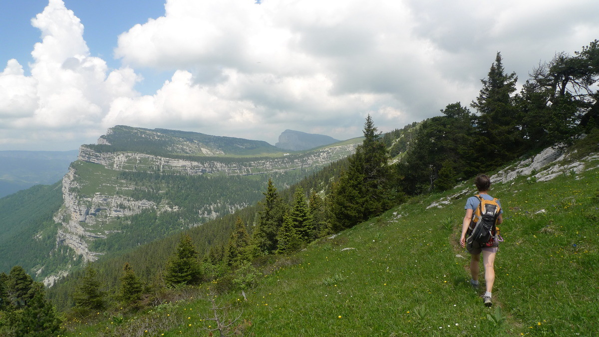 Retour sur les hauts plateaux, avec l'Alpe (et le Granier) au fond