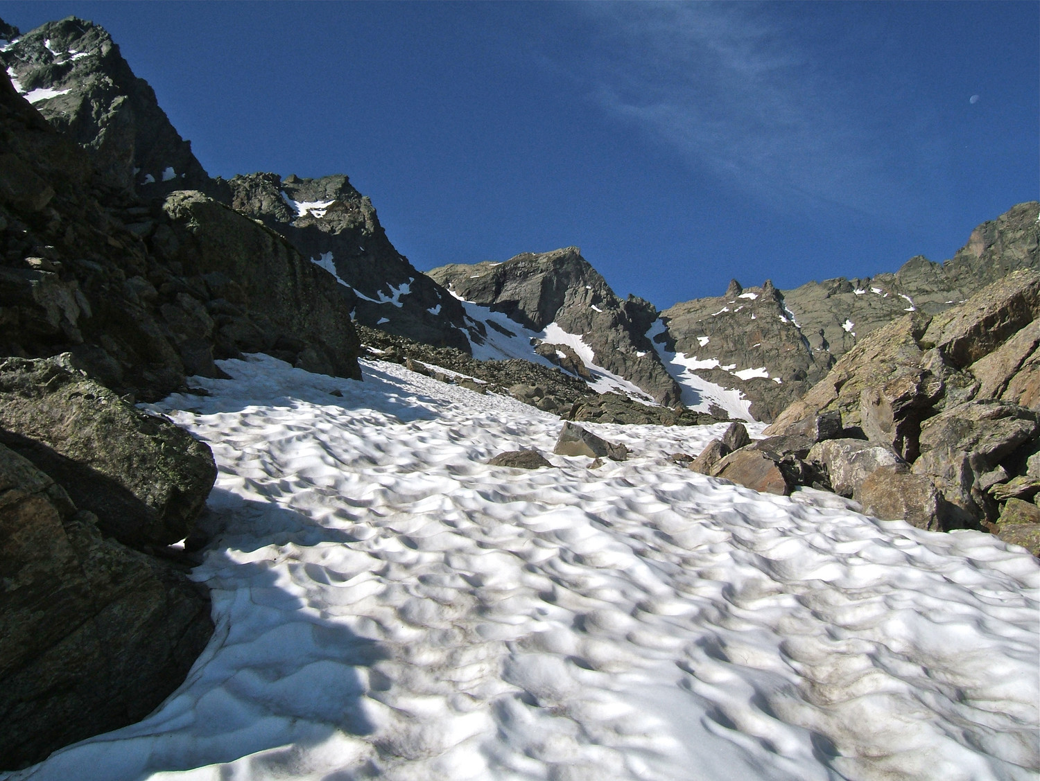 Plus beaucoup de neige pour accéder au gias de 2500m au dessus du ref.de Lause.