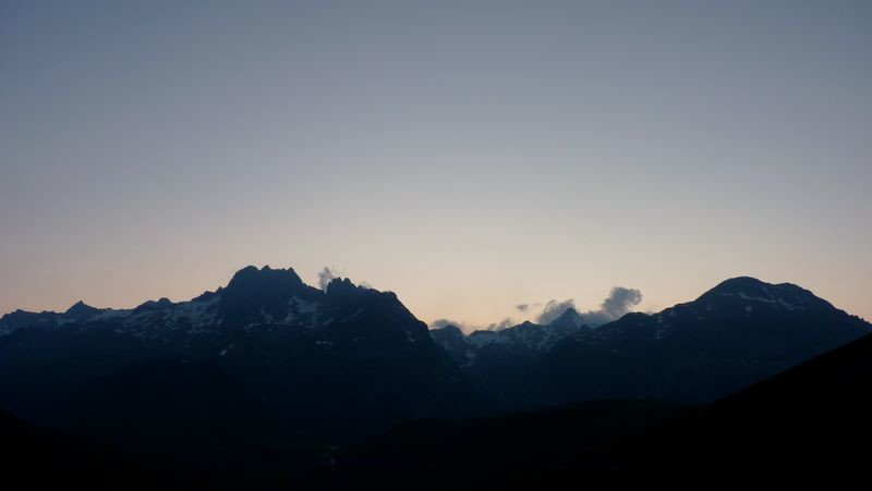 Coucher de soleil sur Belledonne depuis le col de la Croix de Fer