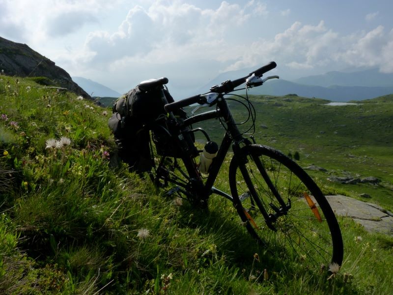 Départ du vélo-bivouac au col de la Croix de Fer