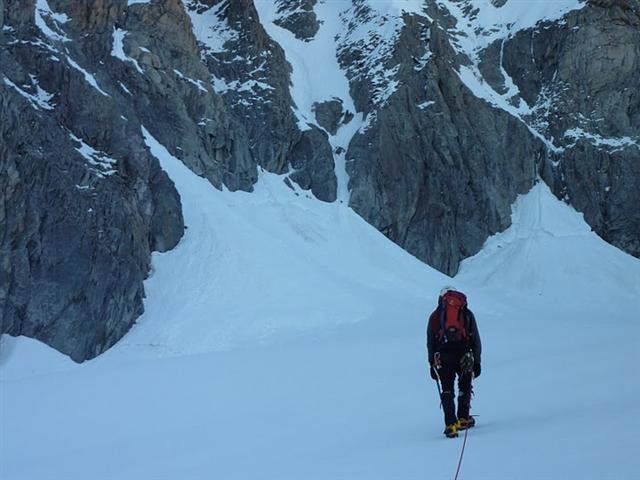 Vue du couloir et de la rimaye (Tour Noir)