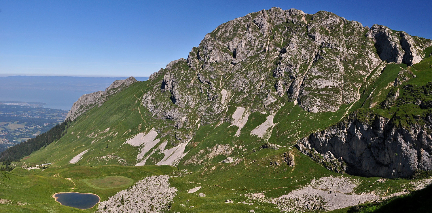 Dent et lac de la Case d'Oche depuis le Pas de Darbon