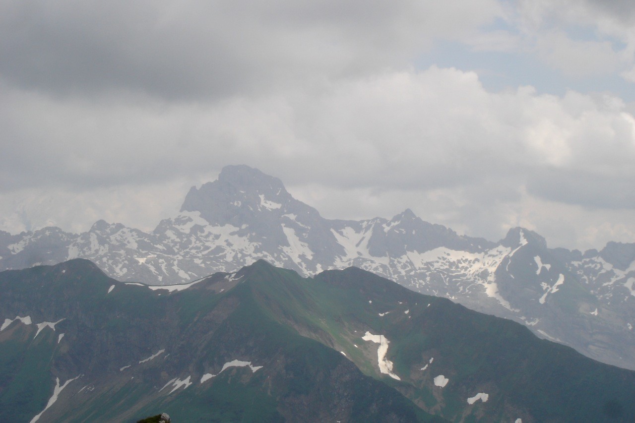 Pointe Perçée, encore pas mal de neige au pied