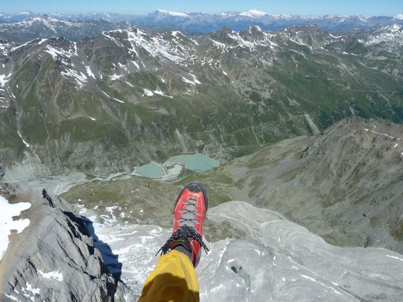 En vol sur le Turtmanntal