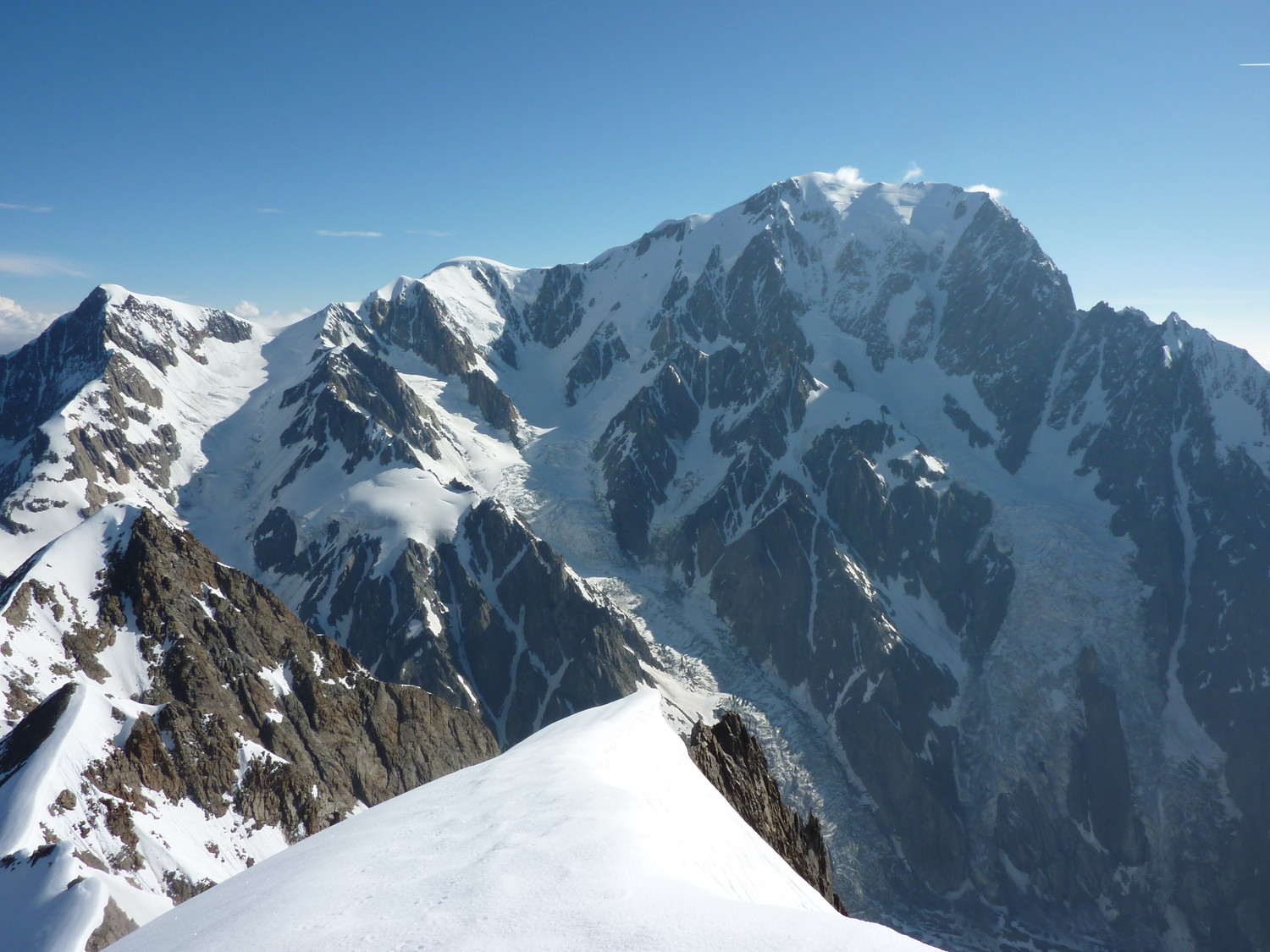 Vue sur le Mont Blanc depuis l'Aiguille Nord de Tré la Tête