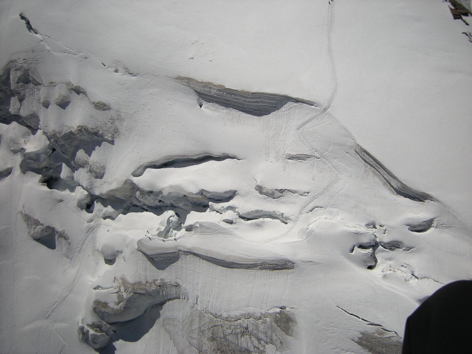 Weissmies. Joli passage dans les séracs de la voie normale.