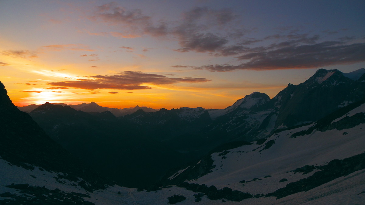 Lever de Soleil sur la Grande Motte et la Grande casse