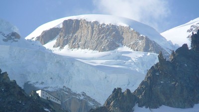 Rochers Rouges et Refuge des Grands Mulets Rochers Rouges et Refuge des Grands Mulets