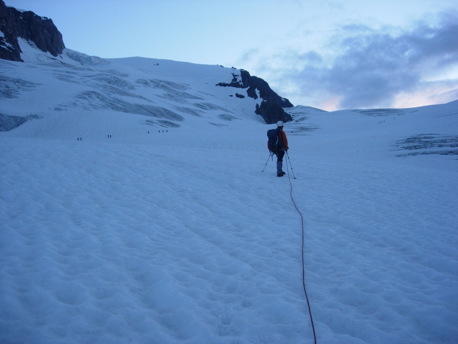 Levée du jour. Il y a du monde en montagne.