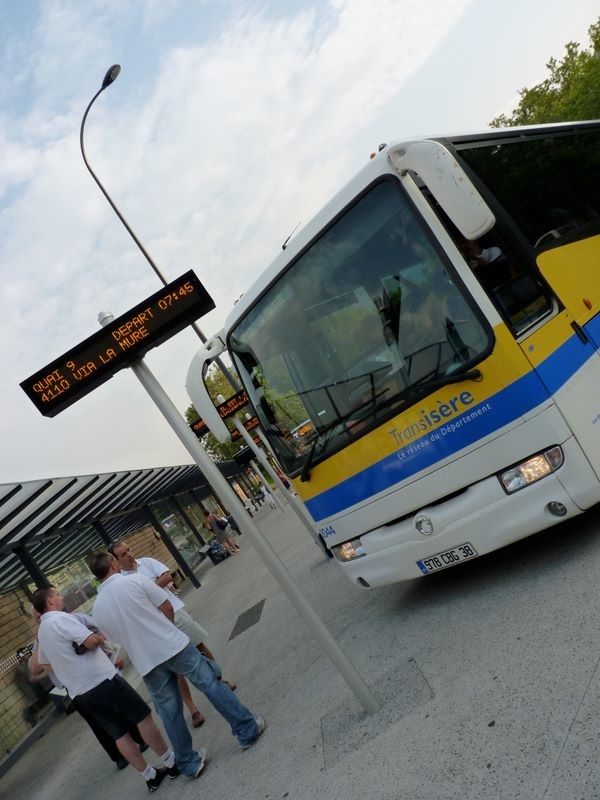 Comme souvent, l'aventure commence en gare routière de Grenoble