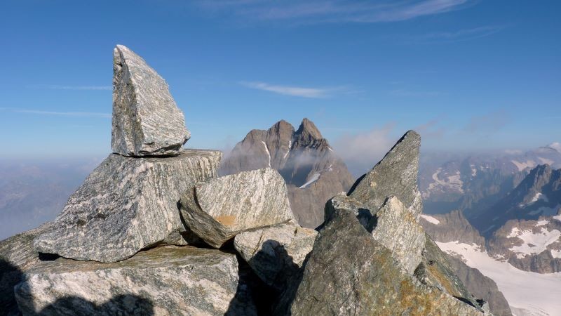 Au sommet de la Cime du Vallon, avec l'Olan en fond