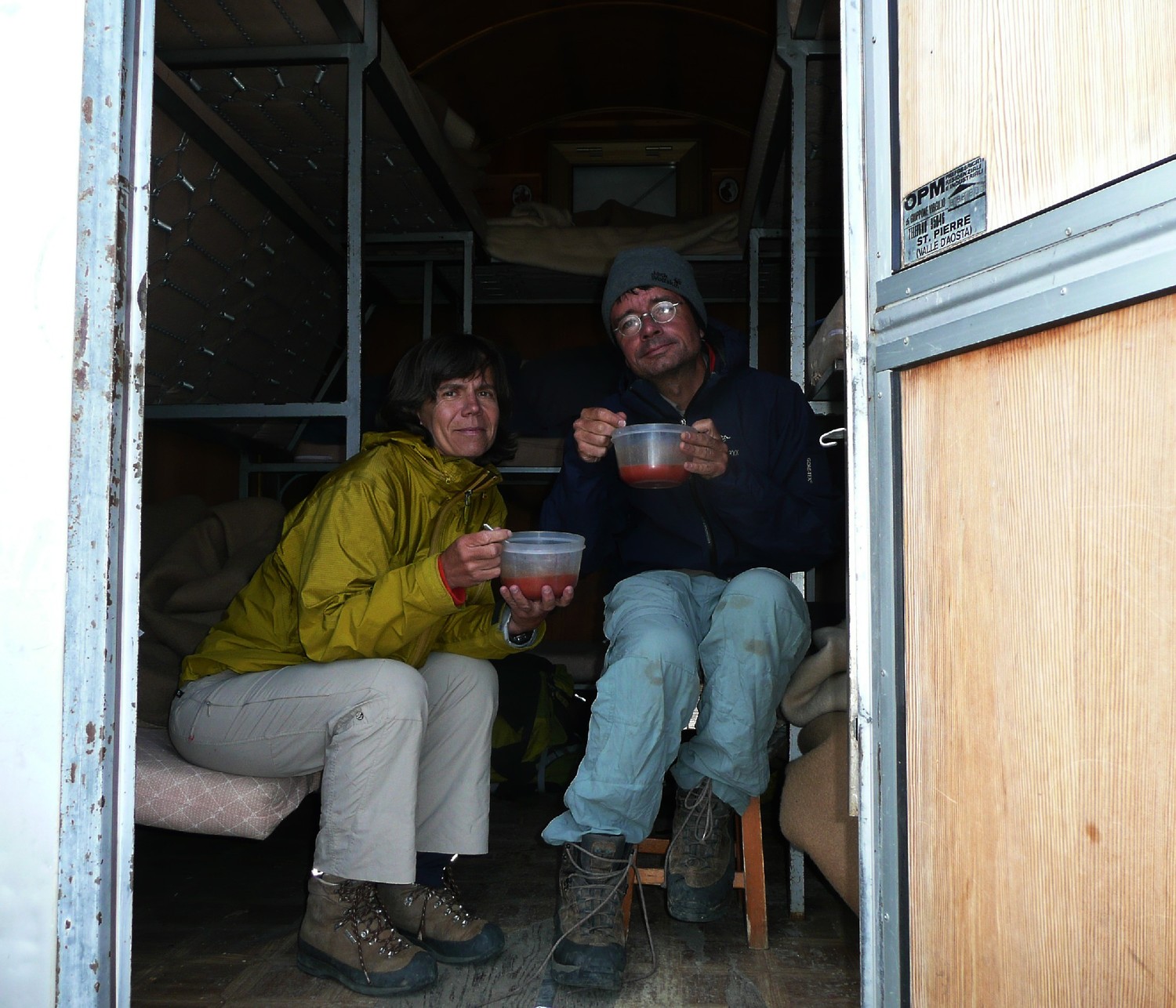 Bivacco Grappein (PN du Grand Paradis)...l'heure du diner...