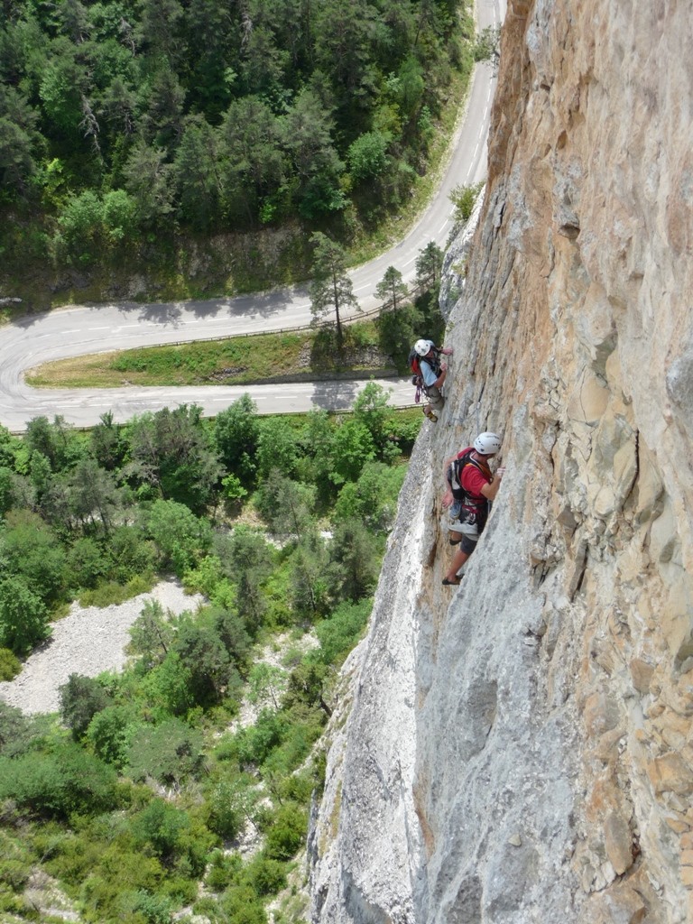 phil et jul dans L11 6b+ magique sur gouttes d'eau
