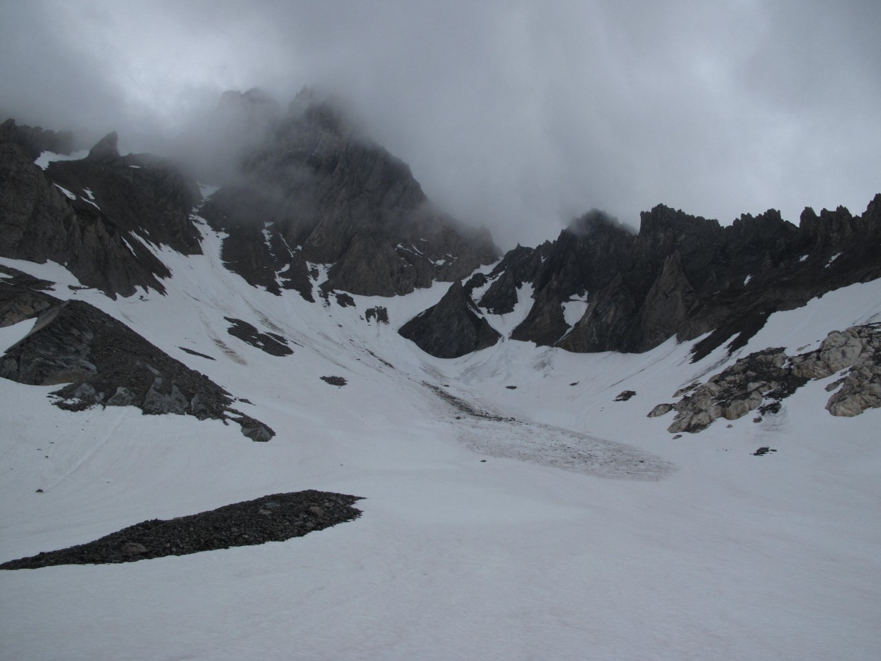 le col à gauche et la breche à droite