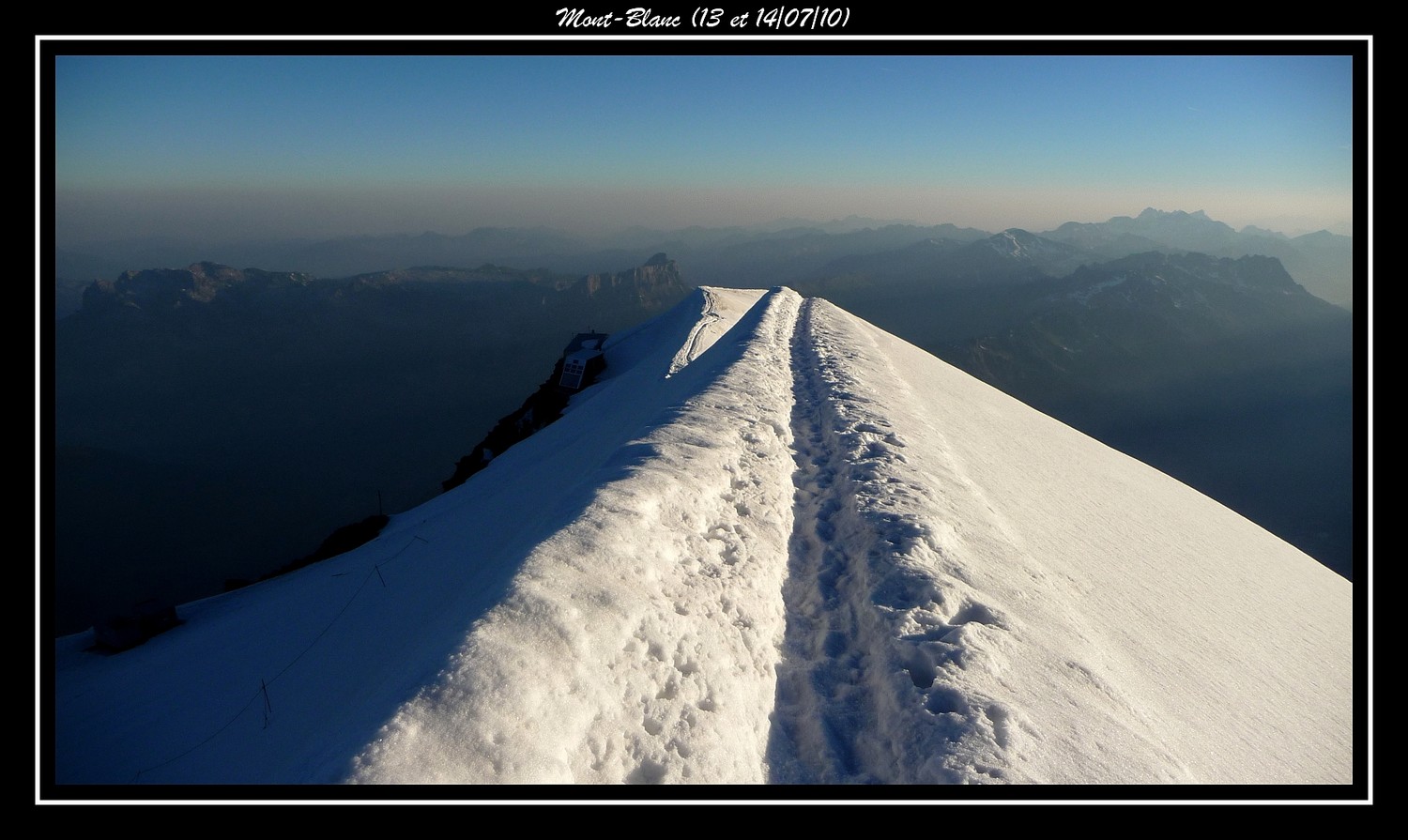 L'arête neigeuse du Goûter, refuge en contre-bas