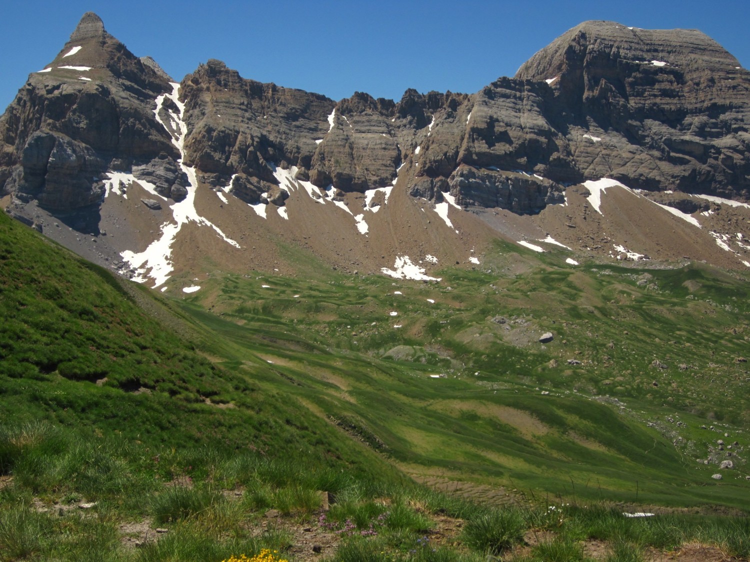Punta Escarra et son couloir N, Pala de Ip depuis le haut des pistes